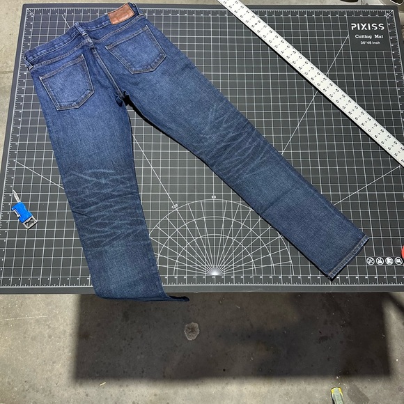 J. Crew Men’s 484 Dark Blue Slim Jeans - Picture 2 of 5